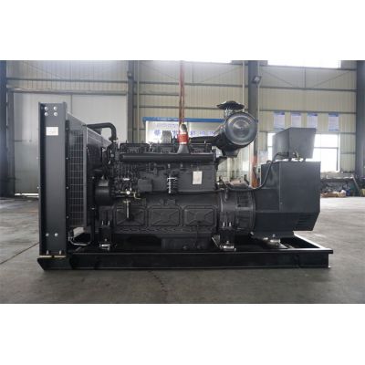 200kw凱普柴油發(fā)電機(jī)組-凱普6缸柴油機(jī)KP227柴油發(fā)電機(jī)組,缸徑/行程：135/150mm,柴油發(fā)電機(jī)組水冷發(fā)動(dòng)機(jī)功率227KW,柴油發(fā)電機(jī)組配套馬拉松斯坦福發(fā)電機(jī)。廠價(jià)直銷歡迎選購(gòu)：13773399855。