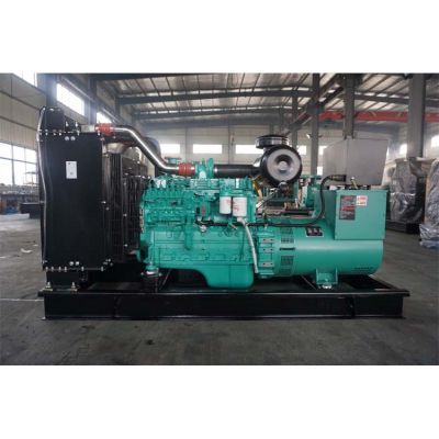 120kw東風(fēng)康明斯柴油發(fā)電機(jī)組-東風(fēng)康明斯6缸柴油機(jī)6BTAA5.9-G12柴油發(fā)電機(jī)組,缸徑/行程：102/120mm,柴油發(fā)電機(jī)組水冷發(fā)動(dòng)機(jī)功率140KW,柴油發(fā)電機(jī)組配套馬拉松斯坦福發(fā)電機(jī)。廠價(jià)直銷歡迎選購(gòu)：13773399855。
