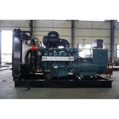 500kw斗山大宇柴油發(fā)電機(jī)組-斗山大宇10缸柴油機(jī)DP180LA柴油發(fā)電機(jī)組,缸徑/行程：128/142mm,柴油發(fā)電機(jī)組水冷發(fā)動(dòng)機(jī)功率552KW,柴油發(fā)電機(jī)組配套馬拉松斯坦福發(fā)電機(jī)。廠價(jià)直銷歡迎選購(gòu)：13773399855。