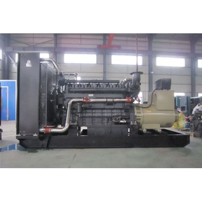 700kw上柴股份柴油發(fā)電機(jī)組-上柴股份6缸柴油機(jī)SC33W990D2柴油發(fā)電機(jī)組,缸徑/行程：180/215mm,柴油發(fā)電機(jī)組水冷發(fā)動機(jī)功率726KW,柴油發(fā)電機(jī)組配套馬拉松斯坦福發(fā)電機(jī)。廠價直銷歡迎選購：13773399855。