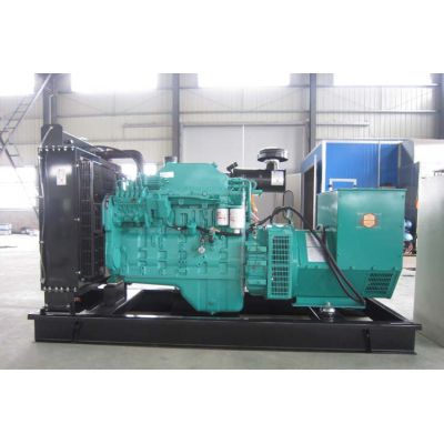 150kw東風(fēng)康明斯柴油發(fā)電機組-東風(fēng)康明斯6缸柴油機6CTA8.3-G2柴油發(fā)電機組,缸徑/行程：114/135mm,柴油發(fā)電機組水冷發(fā)動機功率163KW,柴油發(fā)電機組配套馬拉松斯坦福發(fā)電機。廠價直銷歡迎選購：13773399855。