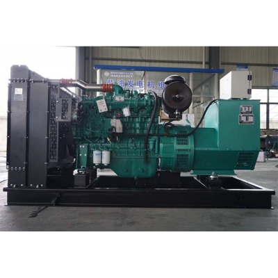 150kw玉柴柴油發(fā)電機(jī)組-玉柴6缸柴油機(jī)YC6A245-D30柴油發(fā)電機(jī)組,缸徑/行程：108/132mm,柴油發(fā)電機(jī)組水冷發(fā)動(dòng)機(jī)功率181KW,柴油發(fā)電機(jī)組配套馬拉松斯坦福發(fā)電機(jī)。廠價(jià)直銷歡迎選購(gòu)：13773399855。
