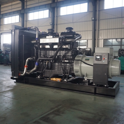 800kw上柴動力柴油發(fā)電機組-上柴股份6缸柴油機6WTAA35-G32柴油發(fā)電機組,缸徑/行程：186/215mm,柴油發(fā)電機組水冷發(fā)動機功率900KW,柴油發(fā)電機組配套馬拉松斯坦福發(fā)電機。廠價直銷歡迎選購：13773399855。