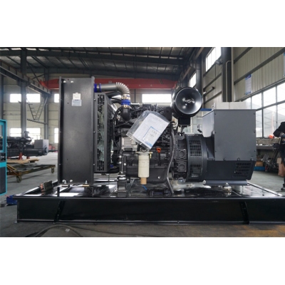 50kw上柴動(dòng)力柴油發(fā)電機(jī)組-上柴動(dòng)力4缸柴油機(jī)4HTAA4.3-G32柴油發(fā)電機(jī)組,缸徑/行程：105/124mm,柴油發(fā)電機(jī)組水冷發(fā)動(dòng)機(jī)功率68KW,柴油發(fā)電機(jī)組配套馬拉松斯坦福發(fā)電機(jī)。廠價(jià)直銷歡迎選購(gòu)：13773399855。